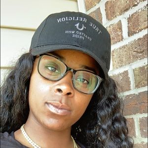 Meet your Posher, Nadia